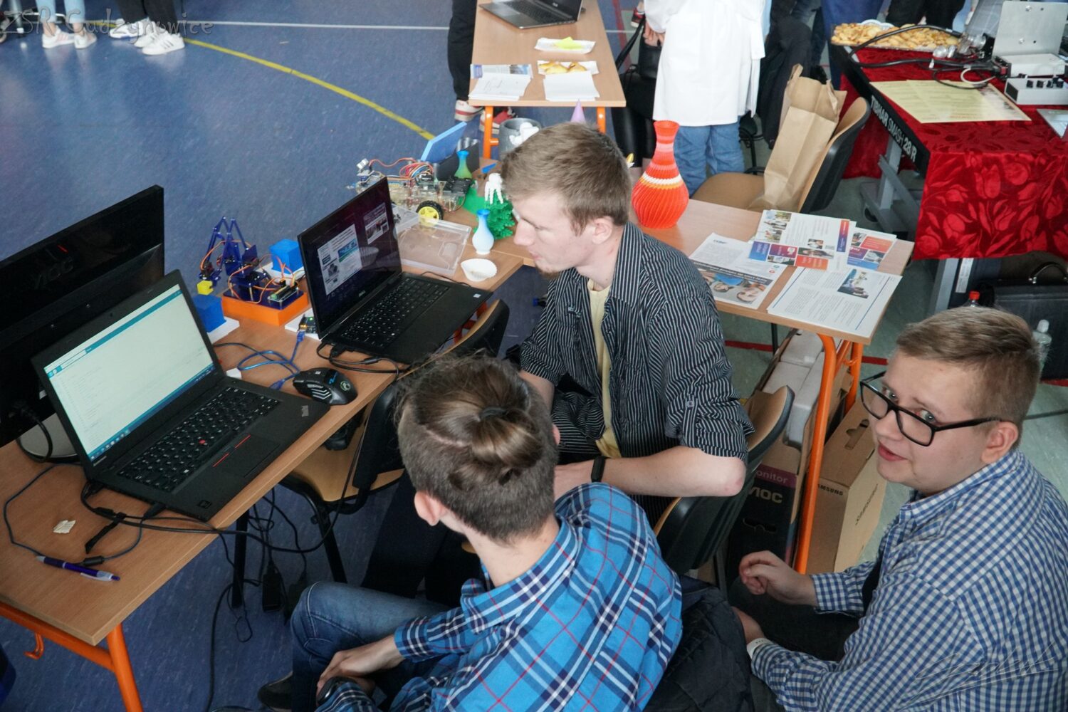 Nasze technikum informatyczne na targach edukacji